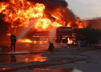 مصرع شخص وإصابة اخرين نتيجة “حريق بمصنع كيماويات” ببورسعيد