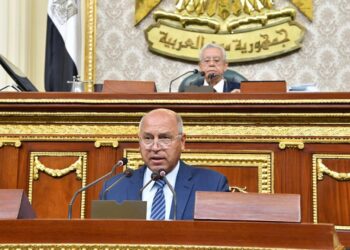 وزير النقل أمام مجلس النواب :  وزارة النقل بسبب الإهمال والنسيان لفترات طويلة وصلت حالتها سواء للوحدات المتحركة أو البنية الأساسية أو العنصر البشري إلي درجة منخفضة جداً من الكفاءة