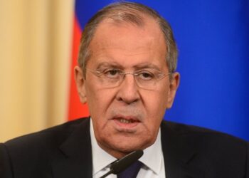 وزير الخارجية المصري يُجري اتصالاً هاتفياً بنظيره الروسي