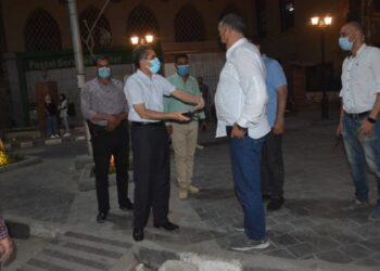 جولة ليلية لمحافظ الغربية بطنطا وقطور لمتابعة تطبيق الإجراءات الاحترازية