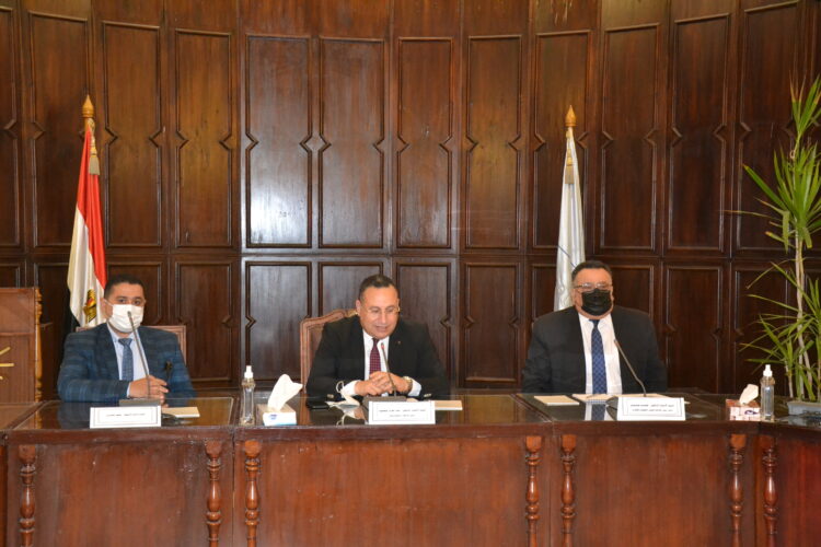 جامعة الإسكندرية تناقش التحول الرقمى مع وفد الأعلى للجامعات