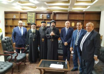 الأسقف العام لكنائس عين شمس والمطرية وحلمية الزيتون  يقدم التهنئة لنائب المحافظ للمنطقة الشرقية بمناسبة عيد الفطر المبارك