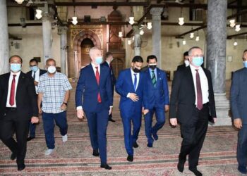 وزير الشباب والرياضة الروسي يزور مجمع الأديان