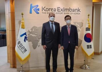 سفير مصر بكوريا الجنوبية يلتقي برئيس بنك التصدير والإستيراد الكوري