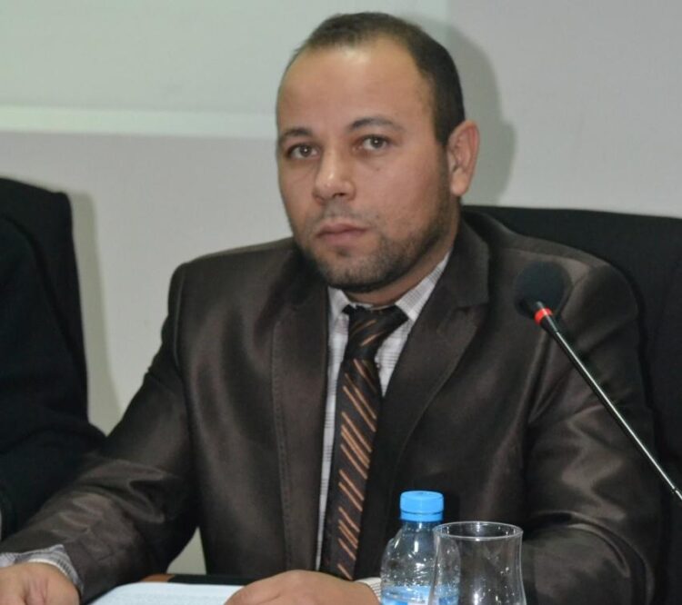 التوزاني يحاضر حول الدور الوحدوي والجهادي للشيخ ماء العينين في الصحراء المغربية 1 التوزاني يحاضر حول الدور الوحدوي والجهادي للشيخ ماء العينين في الصحراء المغربية