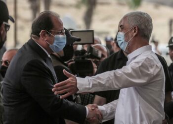 بالصور .. قائد حركة حماس بغزة يستقبل  اللواء عباس كامل رئيس جهاز المخابرات العامة المصرية