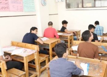 بمادة العلوم …طلاب الشهادة الإعدادية بالأقصر يواصلوا امتحاناتهم