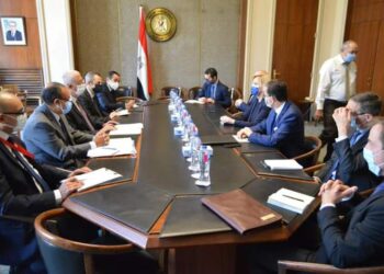 مصر وفرنسا تبحثان التطورات الإيجابية التي شهدتها العلاقات الثنائية وعدد من القضايا الإقليمية والدولية التي تهم البلديّن