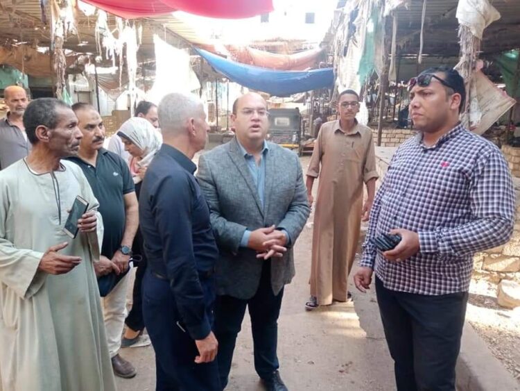 نائب محافظ الجيزة يتفقد منطقتي السويقة والشونة بالصف