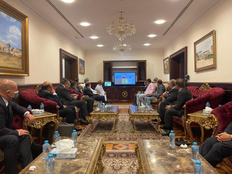السفير العُماني بالقاهرة يبحث مجالات الإستثمار المشترك مع عدد من المستثمرين المصريين