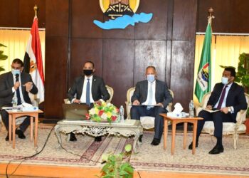 محافظ الفيوم : إطلاق أسماء 14 شهيداً من رجال القوات المسلحة والشرطة والجيش الأبيض على الشوارع والمدارس والميادين تقديراً لما قدموه من تضحيات