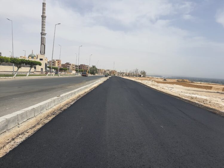 “الإسكان”: تنفيذ أعمال مرافق أراضي الأكثر تميزاً بالمنيا الجديدة..والبنية الأساسية لتوسعات عتاقة بخليج السويس