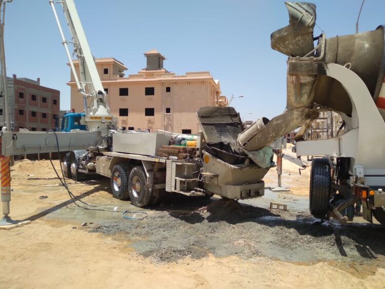 رئيس جهاز ٦ أكتوبر يتفقد سير العمل بالأحياء السكنية ومحاور الطرق بالمدينة