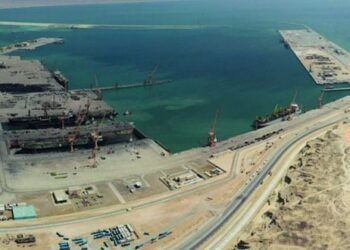 مبادرات للتنويع الاقتصادي … عُمان تؤسس لمحطة حاويات جديدة فـي ميناء الدقم