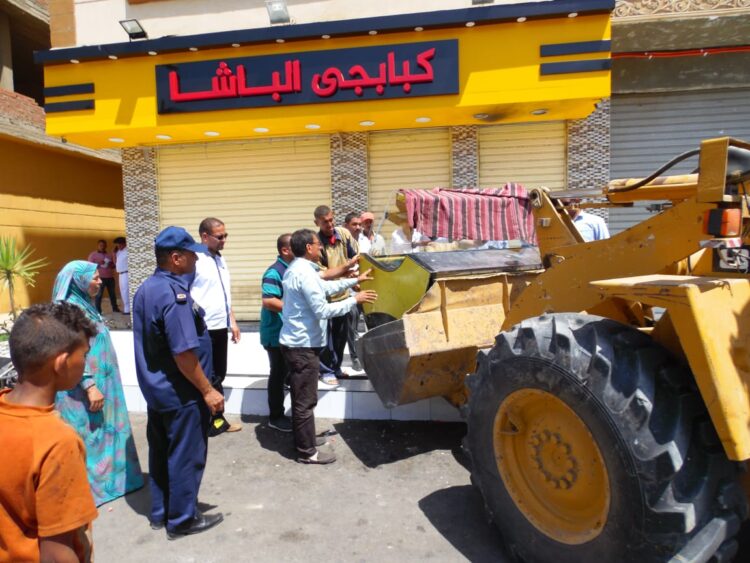 جهاز مدينة بني سويف الجديدة يشن حملة لإزالة الاشغالات وضبط المخالفات بالتعاون مع الشرطة 1 جهاز مدينة بني سويف الجديدة يشن حملة لإزالة الاشغالات وضبط المخالفات بالتعاون مع الشرطة