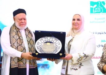 وزيرة التضامن تشهد المؤتمر الختامى لجائزة "مصر الخير لريادة العطاء الخيري والتنموي المستدام وتؤكد أن القضاء على الفقر أولوية وطنية ضمن مبادئ العدالة الإجتماعية التي أقرها الرئيس السيسي في الدستور 1 وزيرة التضامن تشهد المؤتمر الختامى لجائزة “مصر الخير لريادة العطاء الخيري والتنموي المستدام وتؤكد أن القضاء على الفقر أولوية وطنية ضمن مبادئ العدالة الإجتماعية التي أقرها الرئيس السيسي في الدستور