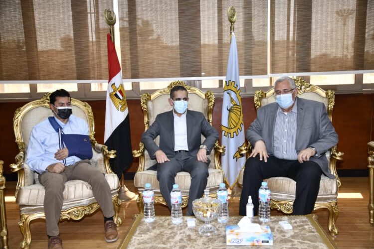 محافظ الغربية ووزيرا الشباب والرياضة والزراعة يفتتحان ملعبين لكرة القدم ببنا أبوصير