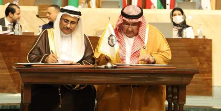 البرلمان العربي يوقع بروتوكول تعاون مع الإتحاد العربي للإستثمار والتطوير العقاري