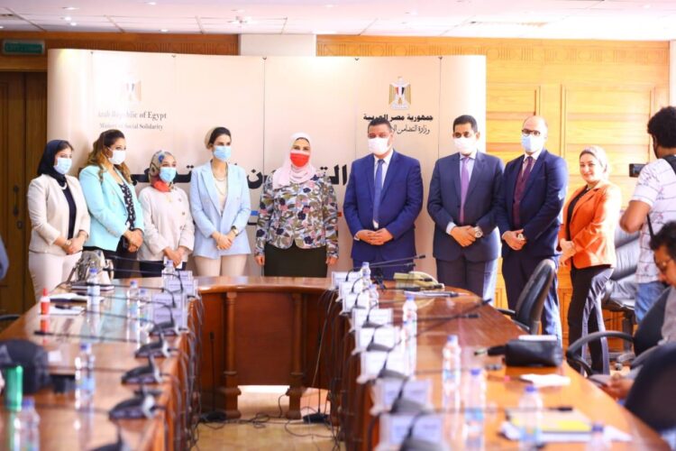 بهدف تنسيق الجهود في المبادرة الرئاسية "حياة كريمة" بروتوكول تعاون بين وزارة التضامن الإجتماعي ومؤسسة "حياة كريمة " 1 بهدف تنسيق الجهود في المبادرة الرئاسية “حياة كريمة” بروتوكول تعاون بين وزارة التضامن الإجتماعي ومؤسسة “حياة كريمة “