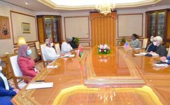 جلسة مباحثات رسمية بين سلطنة عُمان وأمريكا حول التعاون الثنائي