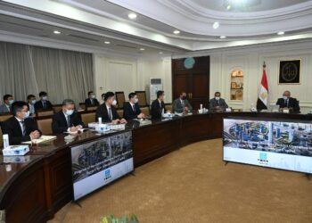 وزير الإسكان يعقد اجتماعه الثاني لمتابعة خطوات تنفيذ خطة إدارة وتشغيل منطقة الأعمال المركزية بالعاصمة الإدارية الجديدة مع إحدى أكبر الشركات العالمية