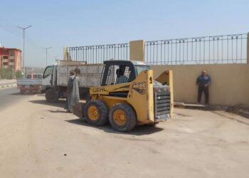 رفع38 طن من الأتربة والمخلفات الصلبة بإسنا …صور