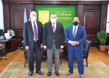 رئيس جامعة الإسكندرية يستقبل مستشار مؤسسة الشيخ محمد بن راشد آل مكتوم الخيرية والإنساني