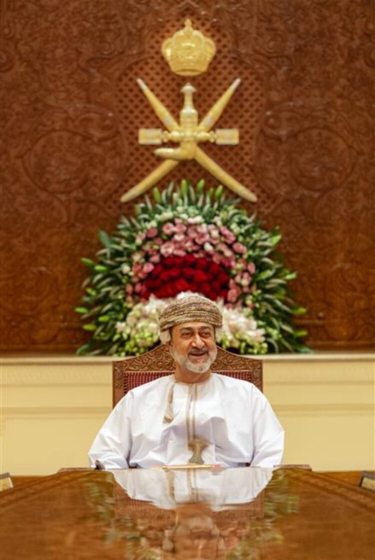 سلطان عُمان يتابع تطورات جائحة كورونا .. ويؤكد: انخفاض كبير في أعداد الإصابات 1 سلطان عُمان يتابع تطورات جائحة كورونا .. ويؤكد: انخفاض كبير في أعداد الإصابات