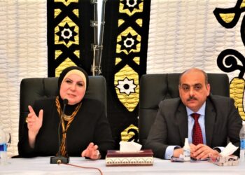 وزيرة التجارة والصناعة تعقد لقاء موسع مع مستثمري وملاك الوحدات الصناعية بمجمع مرغم  2للصناعات البلاستيكية