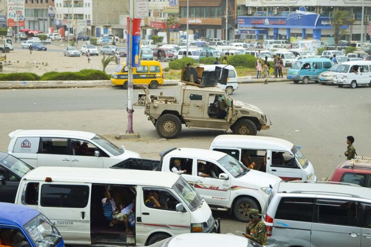 قوات الطوارئ والدعم الأمني تنفذ حملة أمنية مكثفة وانتشار واسع في مديريات العاصمة عدن