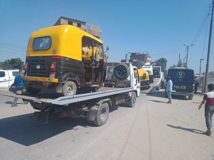 ضبط ٨٠ توكتوك بدون لوحات فى حملة مروريه بدسوق