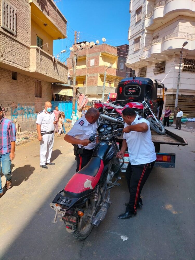 حمله مروريه بفوه وضبط التكاتك بدون لوحات معدنيه