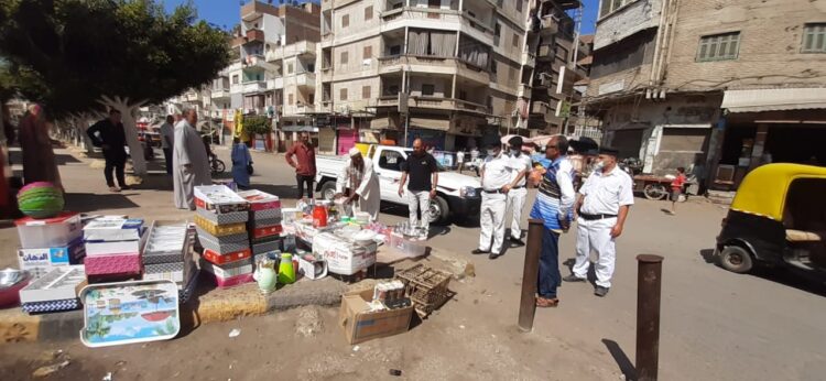 رفع الاشغالات وإزالة كل أشكال التعديات بمدينه دسوق 1 رفع الاشغالات وإزالة كل أشكال التعديات بمدينه دسوق