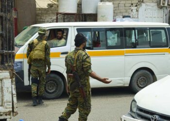 قوات الطوارئ والدعم الأمني تنفذ حملة أمنية مكثفة وانتشار واسع في مديريات العاصمة عدن