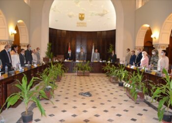 جامعة الإسكندرية تسعى للتنافسية الإقليمية والدولية من خلال التوسعات والدرجات العلمية المشتركة مع الجامعات الدولية.