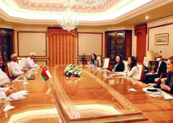 بحث أوجه التعاون المالي والاقتصادي بين السلطنة والولايات المتحدة الأميركية