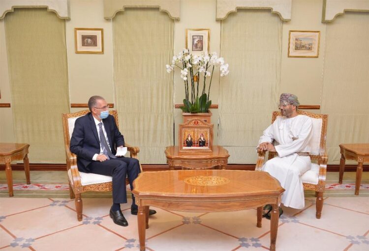 وزير خارجية عُمان يتسلم أوراق اعتماد سفير مصر الجديد لدى السلطنة 1 وزير خارجية عُمان يتسلم أوراق اعتماد سفير مصر الجديد لدى السلطنة