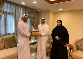 الامين العام للبرلمان العربي للطفل يلتقي عبدالله حمد الأدهم المري الوزير المفوض و سفارة قطر  تماضر عبدالرحمن آل ثاني مستشار السفارة القطرية