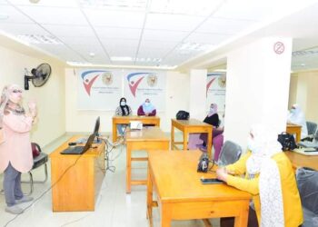دورة تدريبية لفنيات التمريض عن طرق مكافحة العدوى بسوهاج