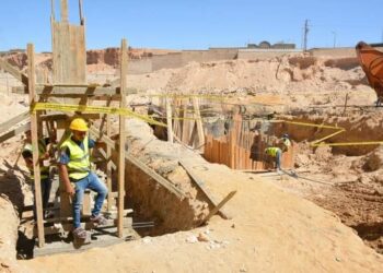 محافظ سوهاج يتفقد المرحلة السادسة للإسكان الاجتماعي .. ومحطة الرفع رقم 4 بحي الكوثر