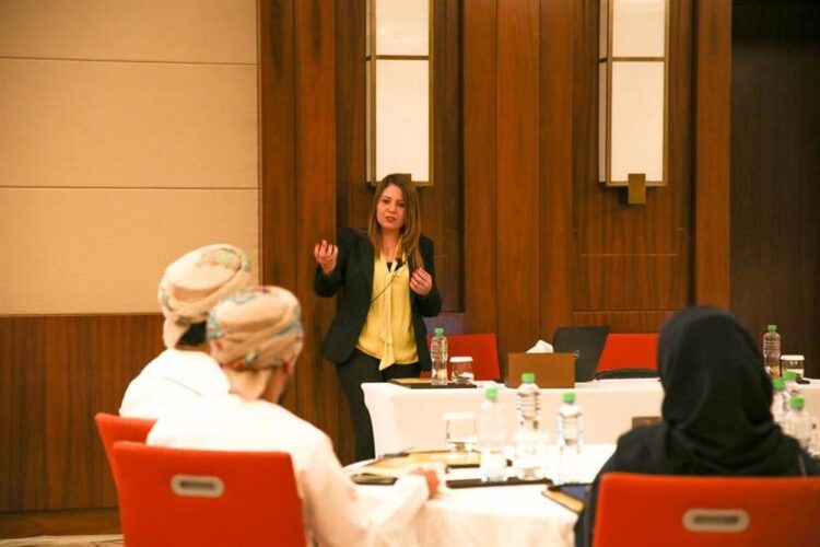 تعزيزا للمهارات الاتصالية .. الإعلام العماني ينظم برنامجا تدريبيا حول تحليل الرأي العام 1 تعزيزا للمهارات الاتصالية .. الإعلام العماني ينظم برنامجا تدريبيا حول تحليل الرأي العام