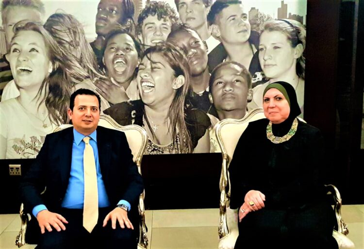 زيرة التجارة والصناعة تصدر قرارين وزاريين بإيقاف العمل بالتدابير الوقائية المفروضة على واردات البليت وحديد التسليح ومنتجات الألومنيوم نيفين جامع: القراران يستهدفان مساندة القطاعات الإنتاجية لمواجهة الإرتفاع الكبير فى أسعار الطاقة والشحن ومستلزمات الإنتاج عالمياً أصدرت السيدة / نيفين جامع وزيرة التجارة والصناعة قرارين وزاريين بإيقاف العمل بالقرار رقم 907 لسنة 2019 و 168 لسنة 2021 والخاصين بفرض تدابير وقائية على واردات البليت وحديد التسليح ومنتجات الألومنيوم، ويبدأ العمل بهذين القرارين إعتباراً من اليوم التالى لتاريخ نشرهما بالوقائع المصرية. وقالت الوزيرة إن هذين القرارين جاءا نتيجة للإرتفاع الكبير الذى يشهده الاقتصاد العالمى من إرتفاع معدلات التضخم وأسعار الطاقة وكذا إرتفاع أسعار مواد ومستلزمات الإنتاج، وهو الأمر الذى يؤثر سلباً على القطاعات الإنتاجية والتصديرية المصرية، مؤكدةً حرص الوزارة على مساندة كافة القطاعات الصناعية خاصة وأن قطاع الصناعة يمثل قاطرة رئيسية للاقتصاد القومى. ومن جانبه أوضح السيد/ إبراهيم السجيني، مساعد الوزيرة للشئون الاقتصادية ورئيس قطاع المعالجات التجارية أن القطاع تلقى عدداً من الشكاوى المقدمة من الصناعة المحلية ، حيث تم بحث أثر فرض الرسوم الوقائية على هذه القطاعات وذلك في ضوء المستجدات العالمية والمحلية، وتبين وجود ارتفاع كبير في أسعار مدخلات الإنتاج والسلع الوسيطة، فضلاً عن عدم توافر المنتج المحلي البديل بالقدر الكافي لتغطية احتياجات السوق المحلي وأثر ذلك على ارتفاع تكلفة المنتجات تامة الصنع، وهو الأمر الذي يؤثر سلباً على تنافسية الصادرات المصرية من تلك المنتجات وكذا على السياسة الاقتصادية والتنموية التي تتبناها الدولة المصرية خاصةً في ظل المشروعات القومية الجاري تنفيذها لتحقيق التنمية المستدامة. 1 زيرة التجارة والصناعة تصدر قرارين وزاريين بإيقاف العمل بالتدابير الوقائية المفروضة على واردات البليت وحديد التسليح ومنتجات الألومنيوم نيفين جامع: القراران يستهدفان مساندة القطاعات الإنتاجية لمواجهة الإرتفاع الكبير فى أسعار الطاقة والشحن ومستلزمات الإنتاج عالمياً أصدرت السيدة / نيفين جامع وزيرة التجارة والصناعة قرارين وزاريين بإيقاف العمل بالقرار رقم 907 لسنة 2019 و 168 لسنة 2021 والخاصين بفرض تدابير وقائية على واردات البليت وحديد التسليح ومنتجات الألومنيوم، ويبدأ العمل بهذين القرارين إعتباراً من اليوم التالى لتاريخ نشرهما بالوقائع المصرية. وقالت الوزيرة إن هذين القرارين جاءا نتيجة للإرتفاع الكبير الذى يشهده الاقتصاد العالمى من إرتفاع معدلات التضخم وأسعار الطاقة وكذا إرتفاع أسعار مواد ومستلزمات الإنتاج، وهو الأمر الذى يؤثر سلباً على القطاعات الإنتاجية والتصديرية المصرية، مؤكدةً حرص الوزارة على مساندة كافة القطاعات الصناعية خاصة وأن قطاع الصناعة يمثل قاطرة رئيسية للاقتصاد القومى. ومن جانبه أوضح السيد/ إبراهيم السجيني، مساعد الوزيرة للشئون الاقتصادية ورئيس قطاع المعالجات التجارية أن القطاع تلقى عدداً من الشكاوى المقدمة من الصناعة المحلية ، حيث تم بحث أثر فرض الرسوم الوقائية على هذه القطاعات وذلك في ضوء المستجدات العالمية والمحلية، وتبين وجود ارتفاع كبير في أسعار مدخلات الإنتاج والسلع الوسيطة، فضلاً عن عدم توافر المنتج المحلي البديل بالقدر الكافي لتغطية احتياجات السوق المحلي وأثر ذلك على ارتفاع تكلفة المنتجات تامة الصنع، وهو الأمر الذي يؤثر سلباً على تنافسية الصادرات المصرية من تلك المنتجات وكذا على السياسة الاقتصادية والتنموية التي تتبناها الدولة المصرية خاصةً في ظل المشروعات القومية الجاري تنفيذها لتحقيق التنمية المستدامة.