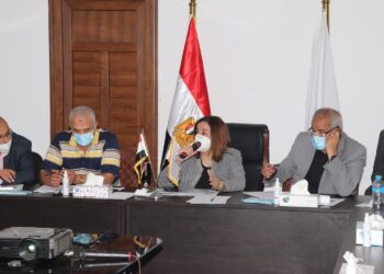 الرئيس التنفيذى لصندوق الإسكان الاجتماعي تجتمع بمسئولي تنفيذ وحدات المبادرة الرئاسية “سكن لكل المصريين” لبحث تطبيق اشتراطات العمارة الخضراء