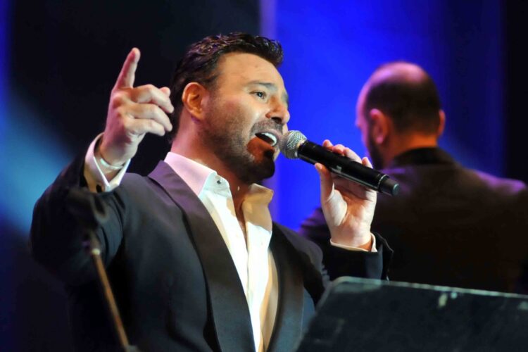 بالصور : عاصي الحلاني يشعل أولي ليالي مهرجان الموسيقى العربية بالاسكندرية 1 بالصور : عاصي الحلاني يشعل أولي ليالي مهرجان الموسيقى العربية بالاسكندرية