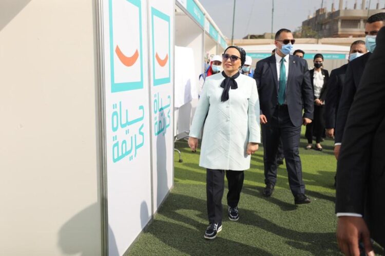 قرينة السيد الرئيس تتابع قافلة «حياة كريمة» الطبية بمحافظة المنوفية