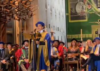 المدير العام للإيسيسكو يتسلم الدكتوراه الفخرية من جامعة كوڤنتري البريطانية