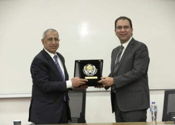 تهنئة رئيس الأكاديمية العربية للعلوم والتكنولوجيا لأسرة كلية الإدارة العامة والتكنولوجيا بمناسبة الحصول على الاعتماد الدولي AACSB