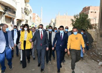 وزيرة الهجرة ومحافظ الفيوم يتففدان عددا من مشروعات المبادرة الرئاسية”حياة كريمة “بقرية الشواشنة