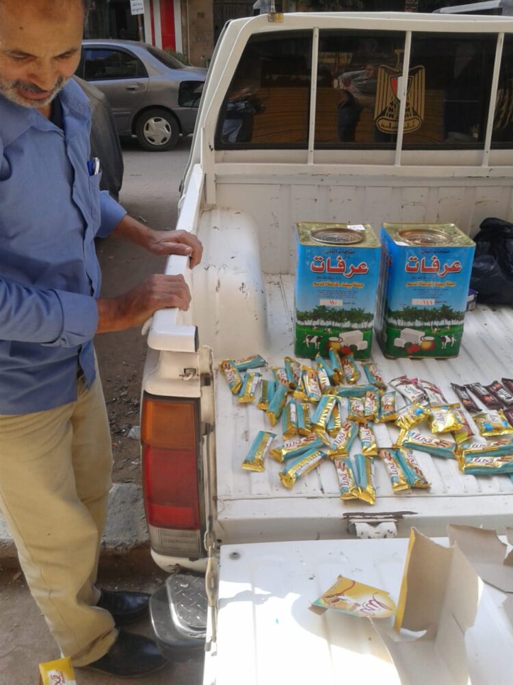 تحرير ١١ محاضر وضبط ٢٤كجم جبن منتهي الصلاحية في حملة تموينية بطنطا والمحلة