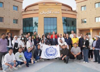الأستاذ الدكتور إسماعيل عبد الغفار يزور مستشفي شفاء الاورمان بالأقصر